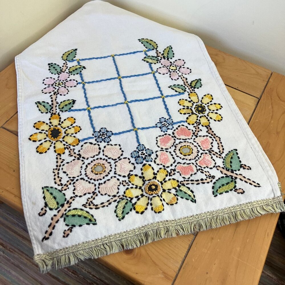Hand Embroidered Flower Swag Table Runner Vintage Cotton w/ Fringe Ends 15x46"